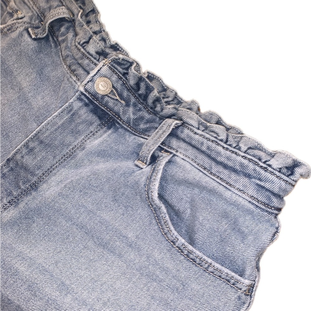 Hollister Ultra High Rise Mom Denim Shorts Vintage Stretch Light Blue Ruffle 15 - Picture 2 of 9